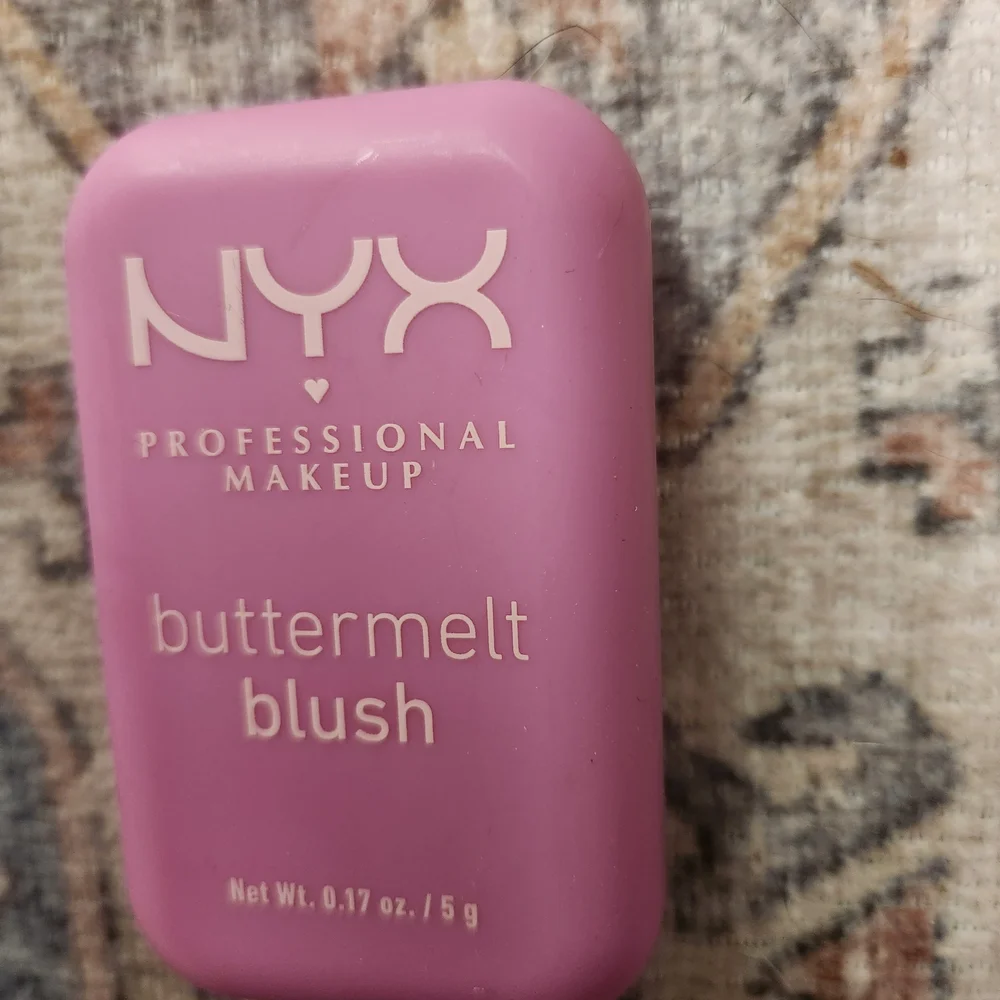 NYX Buttermelt Blush - Soft Pink